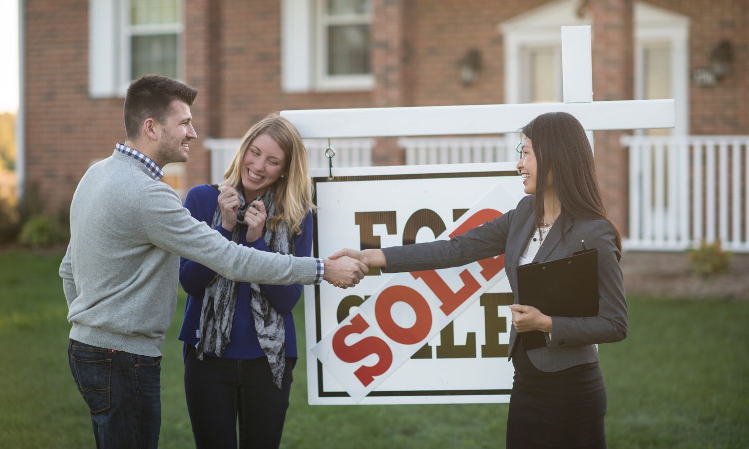 Read more about the article How to Save Money When Selling Your Home