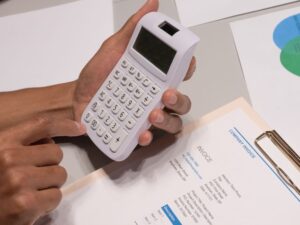 Read more about the article A Louisville Homeowner’s Breakdown: The Pros and Cons of Discount Brokerages like 1 Percent Lists Purple Door